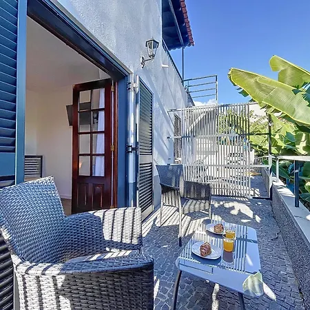 Madeiran Sweet * פונשל